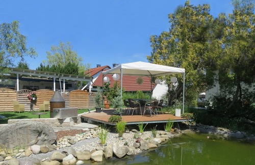 Dingelsdorf Apartment | Apartment 'Atelier Probst - D5' with Private Terrace, Shared Garden and Wi-Fi