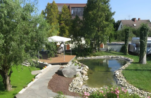 Dingelsdorf Apartment | Apartment 'Atelier Probst - D5' with Private Terrace, Shared Garden and Wi-Fi