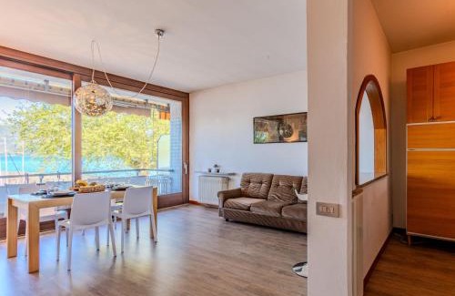 Ispra Apartment | Lakefront Apartment Attilio with Ocean View and Child-Friendly Amenities