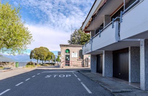 Ispra Apartment | Lakefront Apartment Attilio with Ocean View and Child-Friendly Amenities