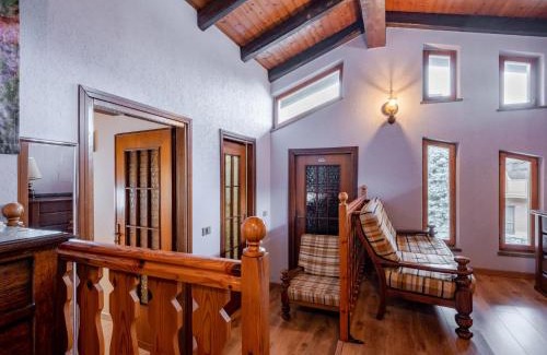 Baraveyes Apartment | Pet-Friendly Apartment Aux Oiseaux - Guest Rated 9.1/10