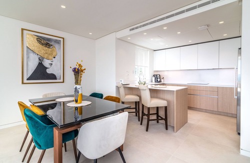 Ojen Apartment | Elegant Apartment 'Avec Vues Sur Marbella' with Ocean View