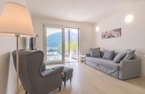 Vignola Apartment | Relaxing Retreat at Apartment Azalea in Beautiful Cremia