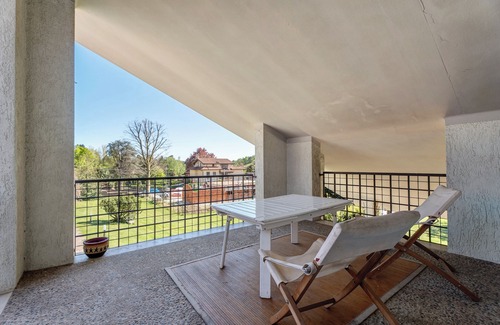 Induno Olona Apartment | Scenic Apartment "Azalea" with Pool & Mountain Views