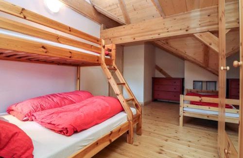 Muhldorf Apartment | Family-Friendly Apartment Bärenhöhle - Top Rated Escape