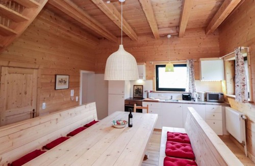 Muhldorf Apartment | Spacious Apartment Bärenhöhle for 9 in Grünau im Almtal