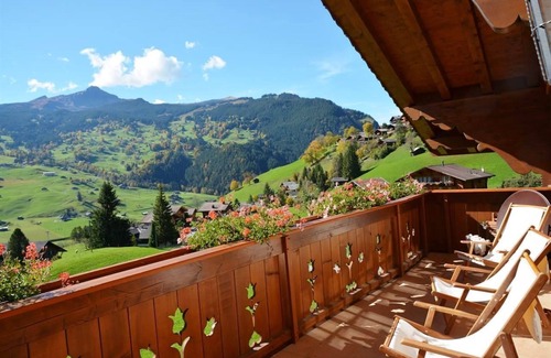 Grindelwald Apartment | Spacious Grindelwald Holiday Apartment for 8-10 Guests