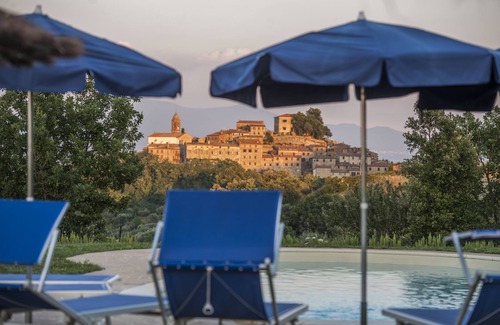 Civitella Paganico Apartment | Relax at Apartment B with Pool in San Ansano