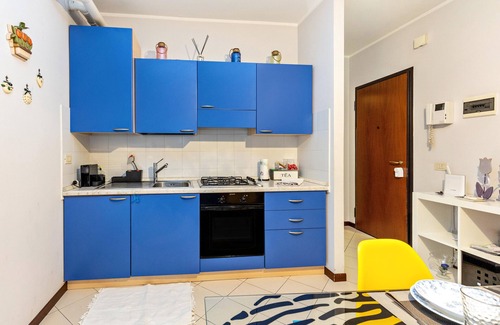 Valeggio sul Mincio Apartment | Apartment 'Bed Smile Valeggio' with Shared Terrace, Wi-Fi and Air Conditioning