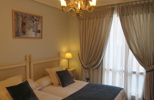 Ezcaray House | Pet-Friendly Retreat: Apartment B Travesia Calvario