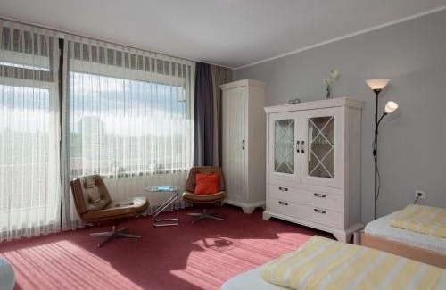 Lahnstein auf der Hohe Apartment | Inviting Apartment B1010 with Private Pool & Family-Friendly Amenities