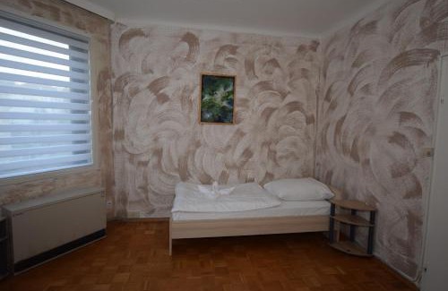 Seelberg Apartment | Family-Friendly Apartment Bad Canstatt - Comfortable Stay Awaits