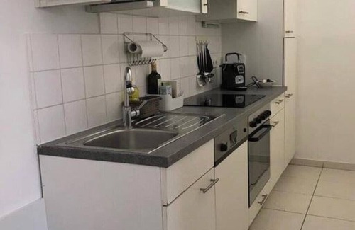 Funfhaus Apartment | Discover Arbio I Apartment with Balcony in Reindorf