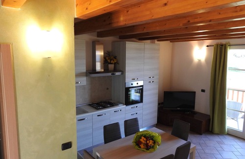 Malcesine Apartment | Inviting Apartment with Balcony, Pool & Spa Amenities