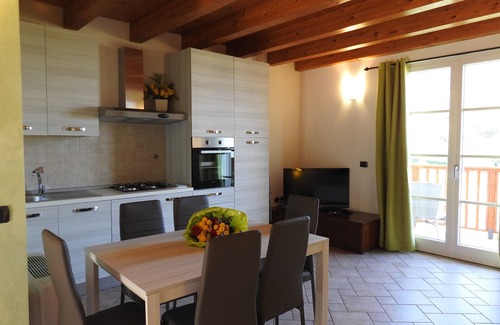 Malcesine Apartment | Inviting Apartment with Balcony, Pool & Spa Amenities