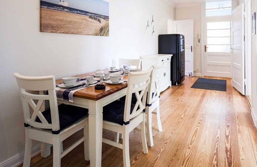 Warnemuende Apartment | Coastal Retreat: Apartment Baltic Sea Beach - 9.8 Rated Stay