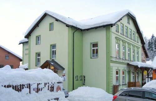 Desna Apartment | Guest Favorite Apartment Base Camp 2 with Hot Tub