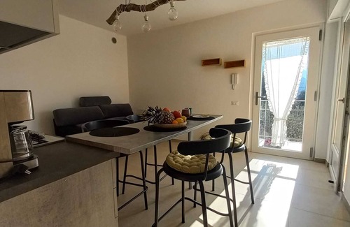 Malcesine Apartment | Lake View Apartment 'Bassinel 2' with Private Terrace & Wi-Fi