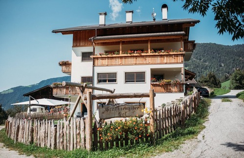 Luson Apartment | Elegant 'Bawiglbach Grosskarneid' with Mountain Views & Wi-Fi