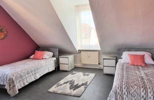 Jakobshof Apartment | Art-Inspired 4-Room Apartment in Bayreuth with Wi-Fi
