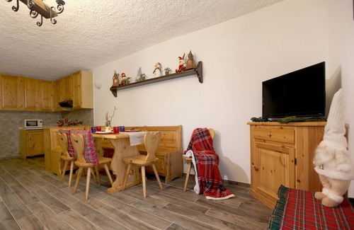 Caspoggio Apartment | APARTMENT BELLAVISTA-8 MIN FROM THE CABLE CAR