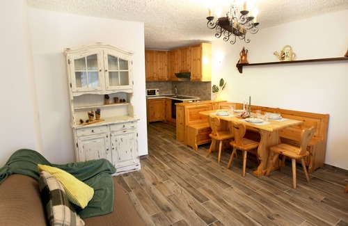 Caspoggio Apartment | APARTMENT BELLAVISTA-8 MIN FROM THE CABLE CAR