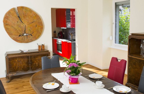 Bremm Apartment | Elegant BelEtage Apartment in Historic Manor with Ocean View