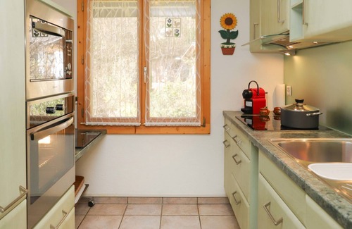 Zweisimmen Apartment | Pet-Friendly Apartment Belmi with Spa & Lake View