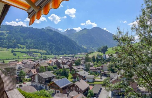 Zweisimmen Apartment | Pet-Friendly Apartment Belmi with Spa & Lake View