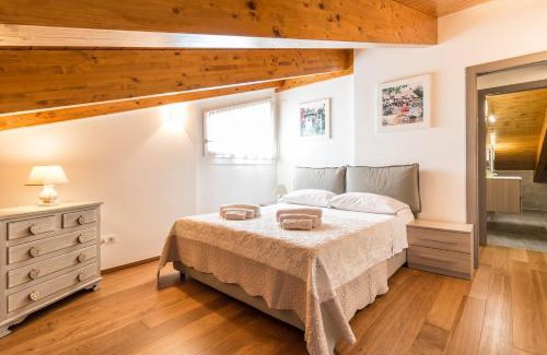Azzano Apartment | Inviting Apartment Belvedere 5 with Pool & Pet-Friendly Perks