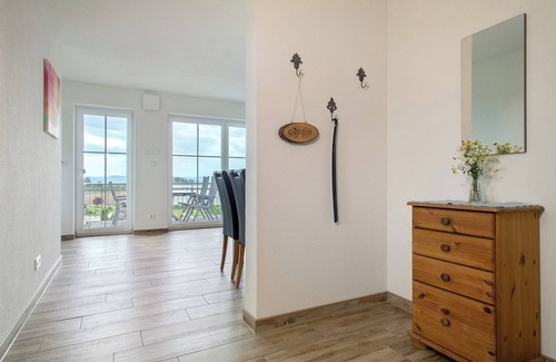 Waggershausen Apartment | Apartment 'Bergblick' with Shared Terrace, Shared Garden and Wi-Fi