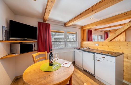 Todtnauberg Apartment | Apartment 'Bergsonne' with Mountain View, Shared Terrace and Wi-Fi