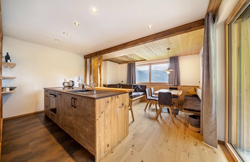 Naturno Apartment | Cozy Apartment "Bergsteiger - Patleidhof" with Mountain Views