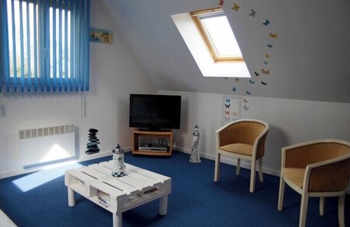Plougoumelen Apartment | Oceanfront Retreat: Apartment Between Land and Sea