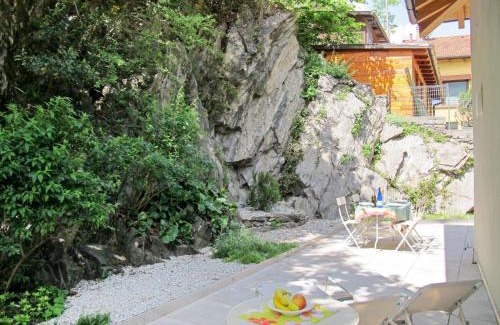 Olgiasca Apartment | Pet-Friendly Oceanfront Apartment Bilocale with Great Views