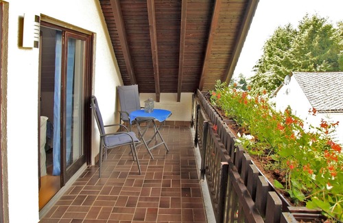 Hillscheid Apartment | Family-Friendly Apartment Binder - 4-Bed Retreat Awaits