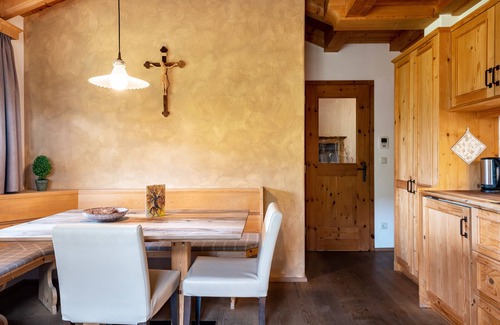 Lajen Apartment | Cozy Apartment 'Biohof Maurer Apt Bergblick' with Garden