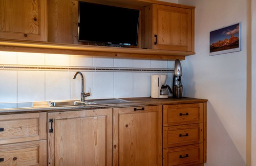 Lajen Apartment | Cozy Apartment 'Biohof Maurer Apt Bergblick' with Garden