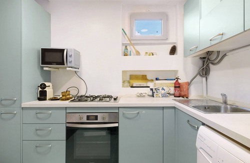 Estoril Apartment | Elegant Apartment 'Bisa's House' with Ocean View and Wi-Fi