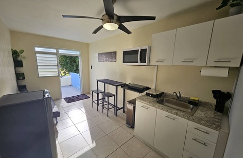 Puerto Nuevo Apartment | Modern Apartment Black & White with Jacuzzi on Terrace