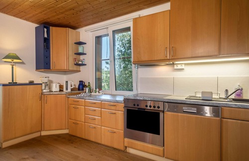 Tettnang Apartment | Cozy Apartment 'Bleichnau 3' with Ocean Views & Wi-Fi