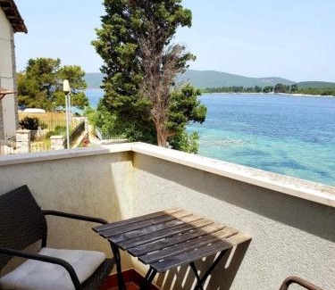 Ilovik Apartment | Oceanfront Apartment Blue - Perfect Beachside Getaway