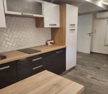 Ilovik Apartment | Oceanfront Apartment Blue - Perfect Beachside Getaway