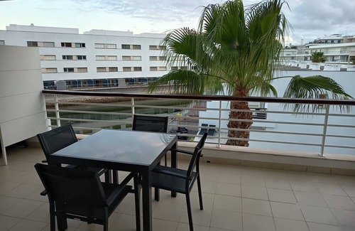 Telheiro Apartment | Apartment 'Blue Marine' with Lake View, Wi-Fi and Air Conditioning