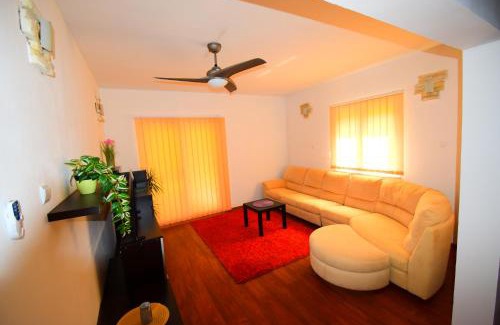 Rukavac Apartment | Pet-Friendly Apartment BONO: Guest Rated 9.8/10