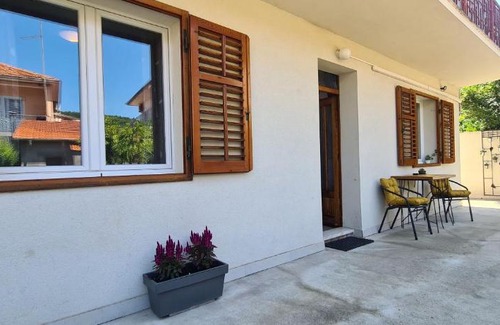Island Hvar Apartment | Pet-Friendly Retreat at Apartment Bosiljak for Families