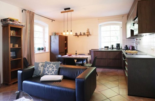 Gross Schwansee Apartment | Top-Rated Apartment Bremen with Oceanfront Views