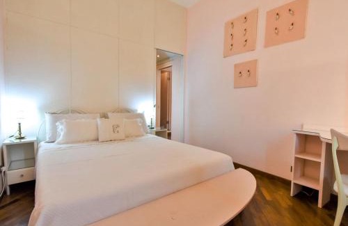 San Marco Apartment | Stylish Brera Suite Apartment: 4-Star Child-Friendly Stay