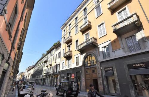 San Marco Apartment | Stylish Brera Suite Apartment: 4-Star Child-Friendly Stay