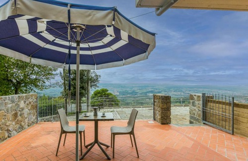 San Baronto Apartment | Convenient Apartment Bucaneve with Pool & Pet-Friendly Perks
